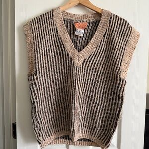 Sleeveless V-Neck Cable Knit Sweater Vest